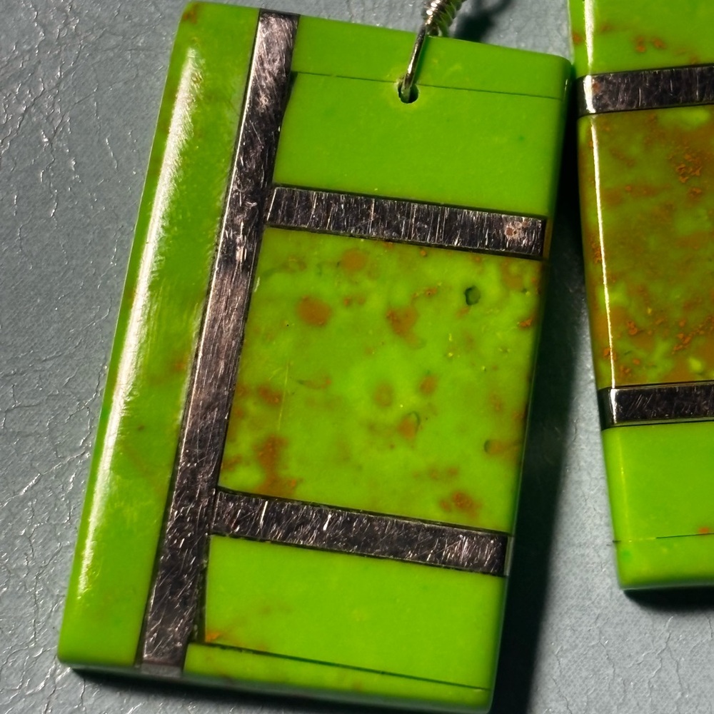 Vintage Southwestern Navajo Lime Green Gaspeite Inlay Rectangular Slab Earrings - Picture 8 of 16